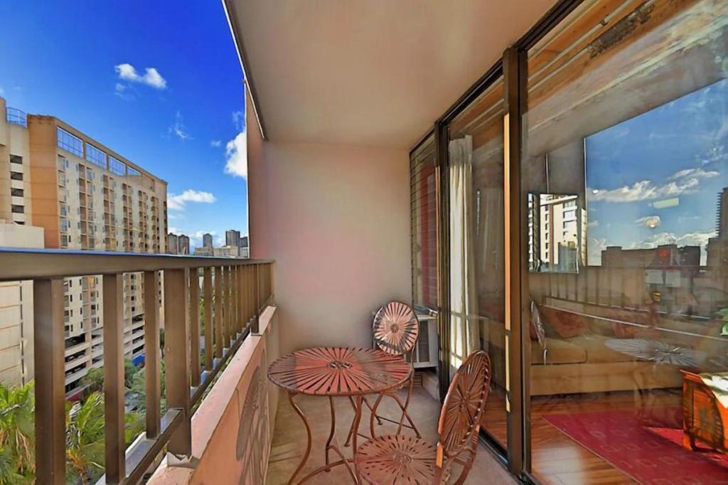 Heart Of Waikiki,1Bdrm,Free Parking, Wifi,No Resort Fees,Youtube,Netflix ! Honolulu Buitenkant foto