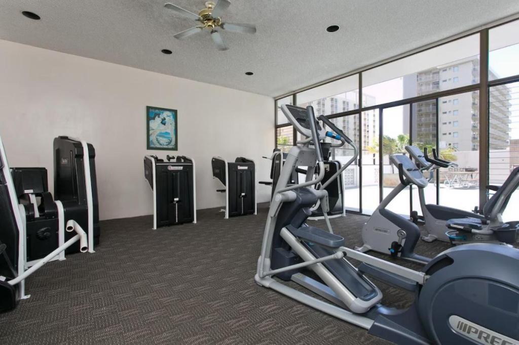 Heart Of Waikiki,1Bdrm,Free Parking, Wifi,No Resort Fees,Youtube,Netflix ! Honolulu Buitenkant foto