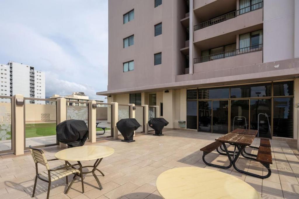 Heart Of Waikiki,1Bdrm,Free Parking, Wifi,No Resort Fees,Youtube,Netflix ! Honolulu Buitenkant foto