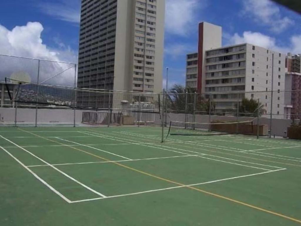 Heart Of Waikiki,1Bdrm,Free Parking, Wifi,No Resort Fees,Youtube,Netflix ! Honolulu Buitenkant foto
